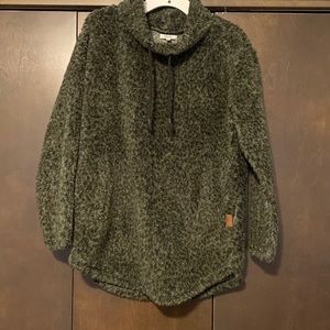 Like new turtle neck fuzzy sweater